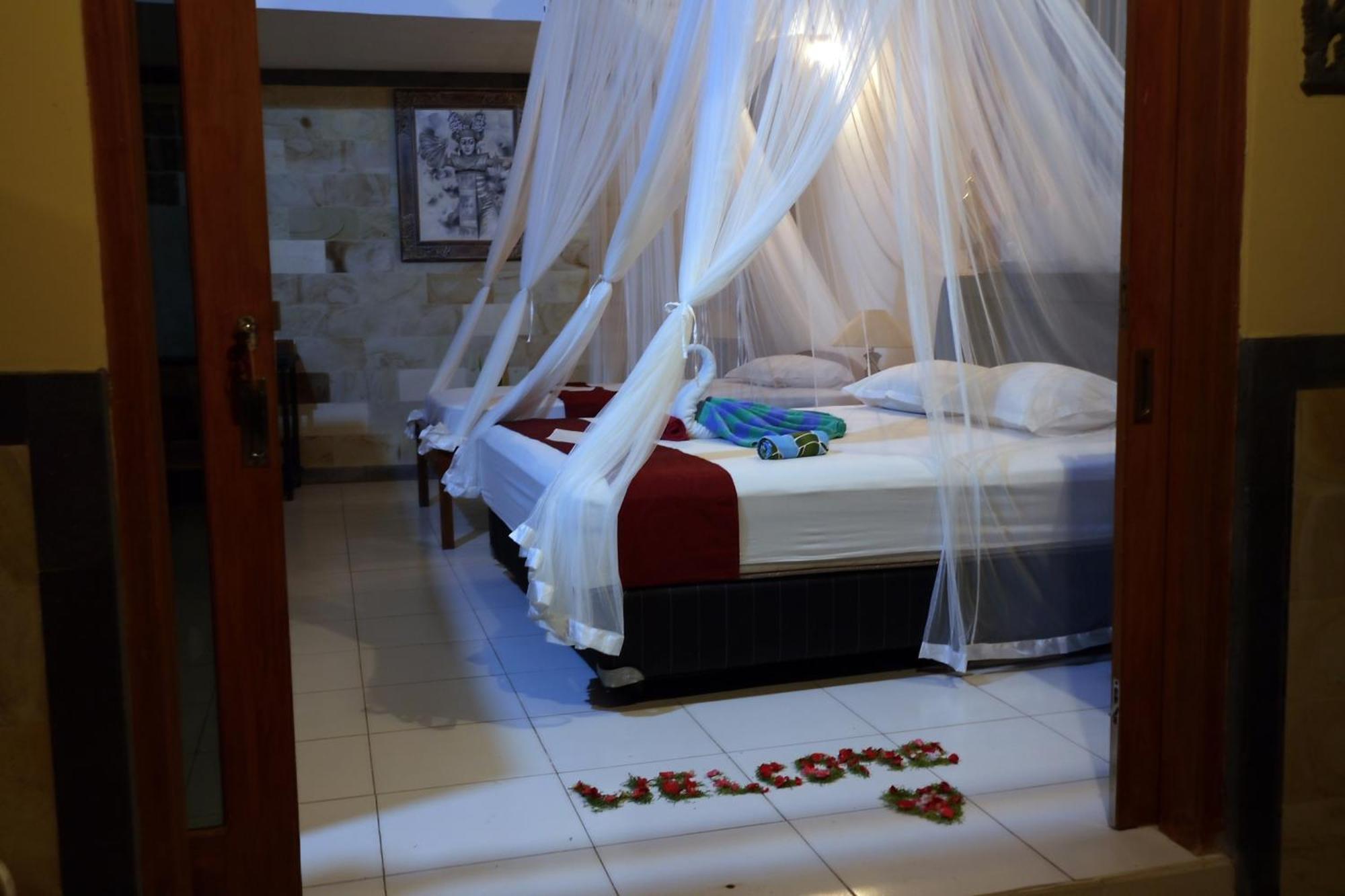 Alam Mimpi Bali Hotel Tejakula Exterior photo